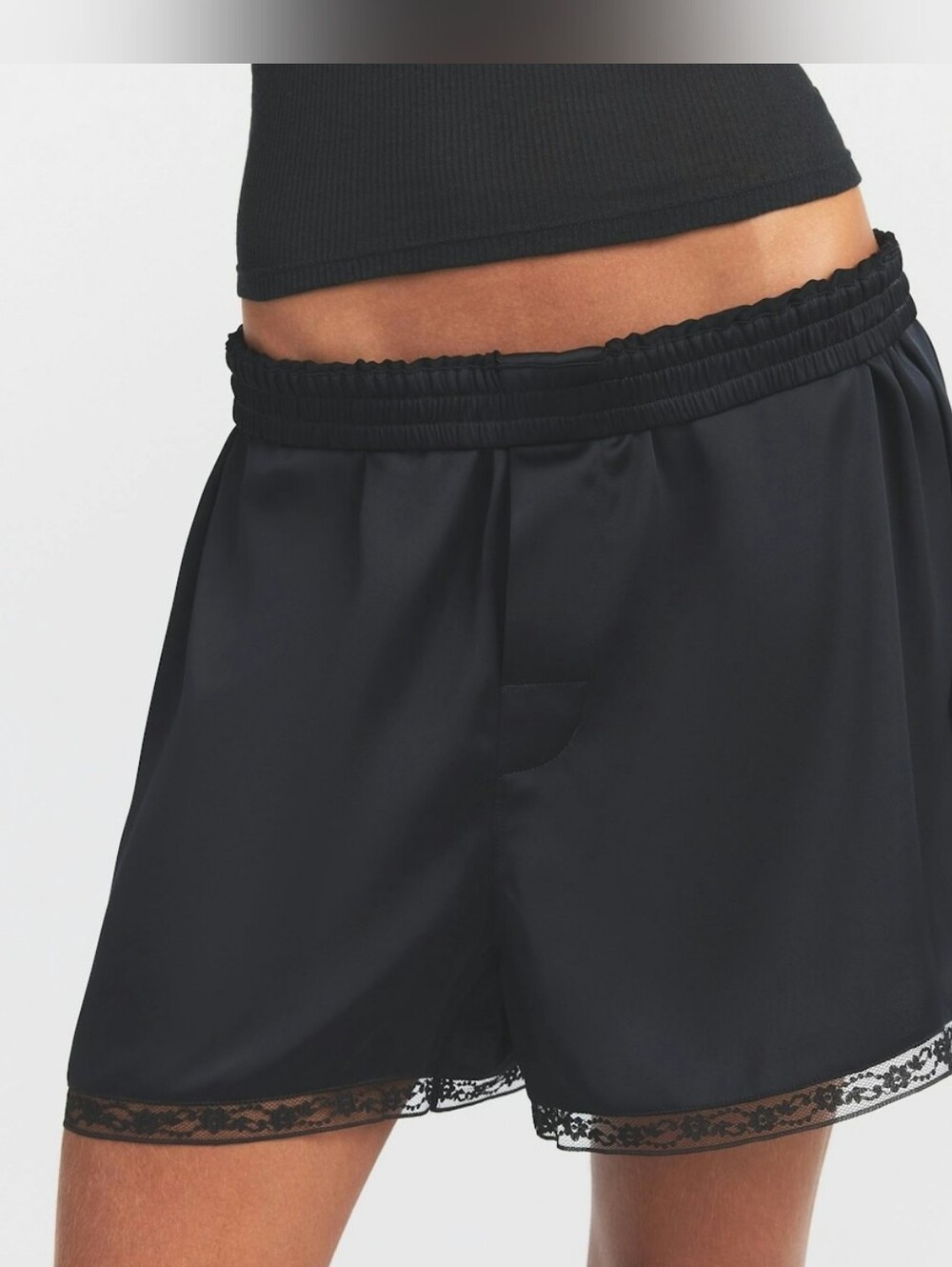 Skims Woven Shine Short With Lace BO-BOX-12212W Onyx Size Medium